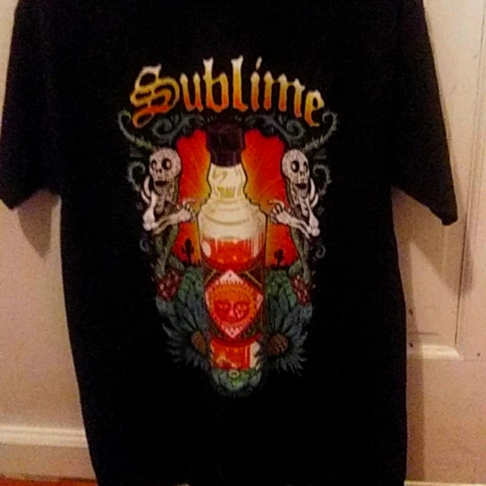 Tee shirt